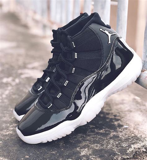 nike challenger jordan 11